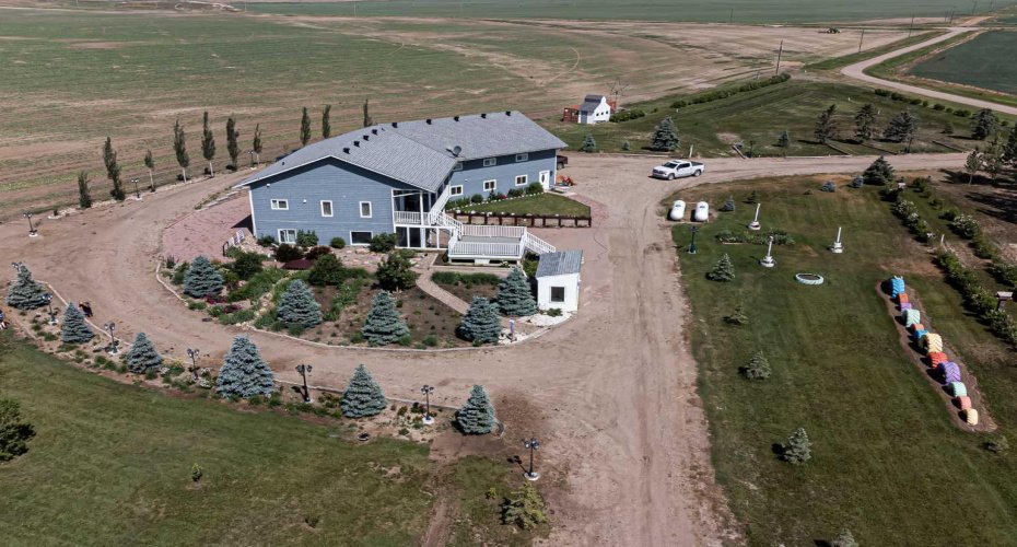 328 Railway Avenue, Travers, Alberta T0L 1G0, 5 Bedrooms Bedrooms, ,5 BathroomsBathrooms,Residential,For Sale,Railway,A2143158