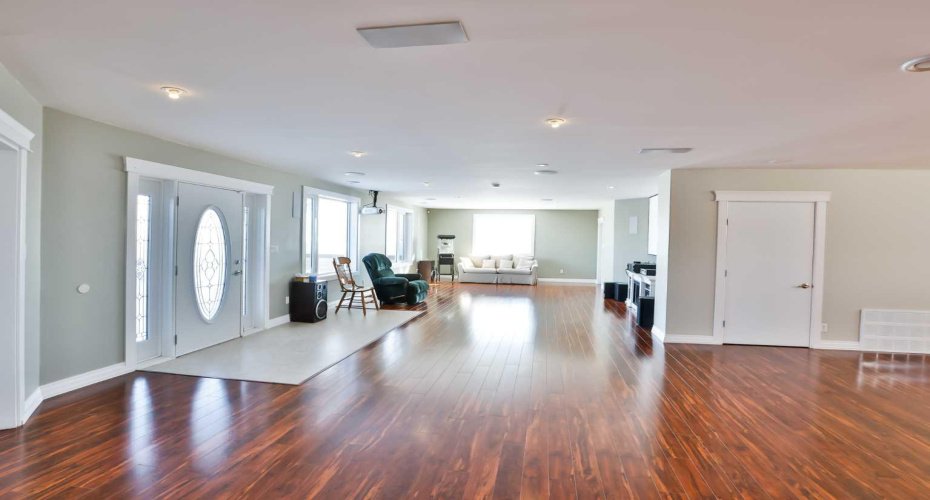 328 Railway Avenue, Travers, Alberta T0L 1G0, 5 Bedrooms Bedrooms, ,5 BathroomsBathrooms,Residential,For Sale,Railway,A2143158