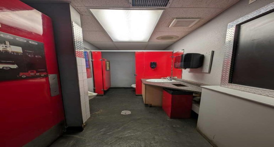 710 Gershaw Drive, Medicine Hat, Alberta T1A 5C8, ,Commercial,For Lease,Gershaw,A2148416