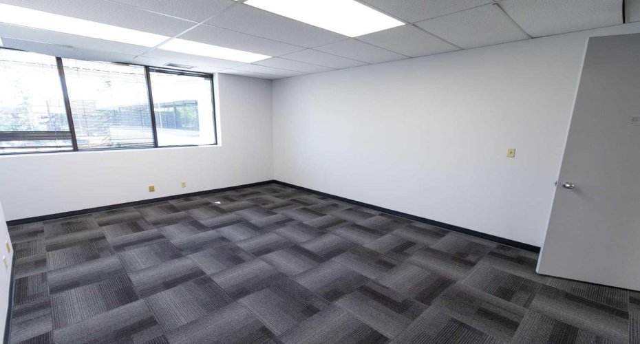 1530 27 Avenue, Calgary, Alberta T2E 7S6, ,Commercial,For Lease,27,A2083961