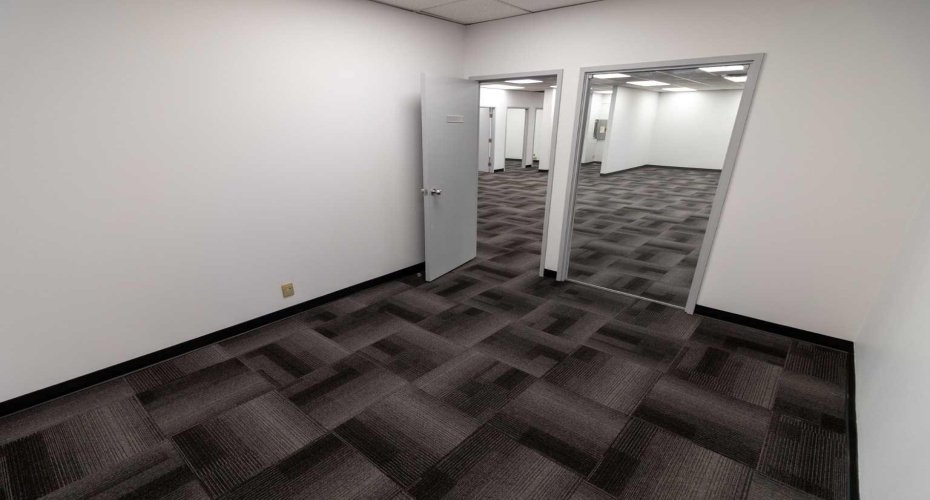 1530 27 Avenue, Calgary, Alberta T2E 7S6, ,Commercial,For Lease,27,A2083961