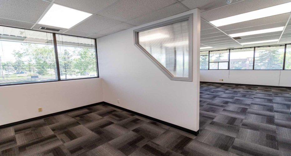 1530 27 Avenue, Calgary, Alberta T2E 7S6, ,Commercial,For Lease,27,A2083961