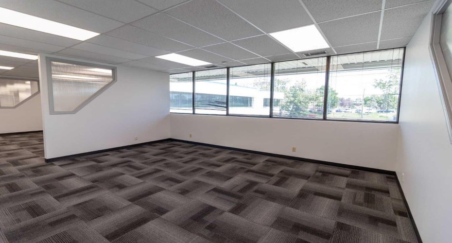 1530 27 Avenue, Calgary, Alberta T2E 7S6, ,Commercial,For Lease,27,A2083961