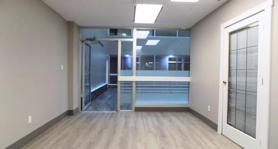 9804 100 Avenue, Grande Prairie, Alberta T8V 0T8, ,Commercial,For Lease,Cooperators Square,100,A2087343