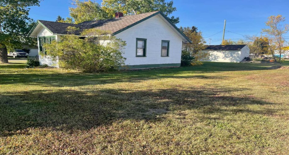 11304 102 Ave, Fairview, Alberta T0H1L0, 1 Bedroom Bedrooms, ,1 BathroomBathrooms,Residential,For Sale,102 Ave,A2084570