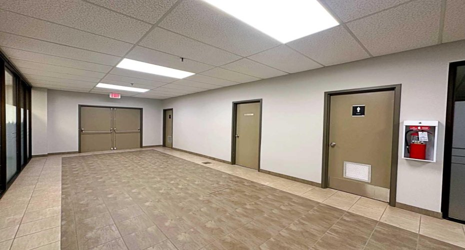 9816 Hardin Street, Fort McMurray, Alberta T9H 4K3, ,Commercial,For Lease,Hardin Street Building,Hardin,A2154606
