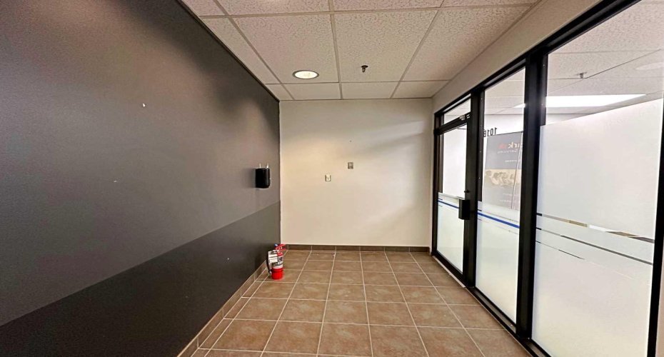 9816 Hardin Street, Fort McMurray, Alberta T9H 4K3, ,Commercial,For Lease,Hardin Street Building,Hardin,A2154606