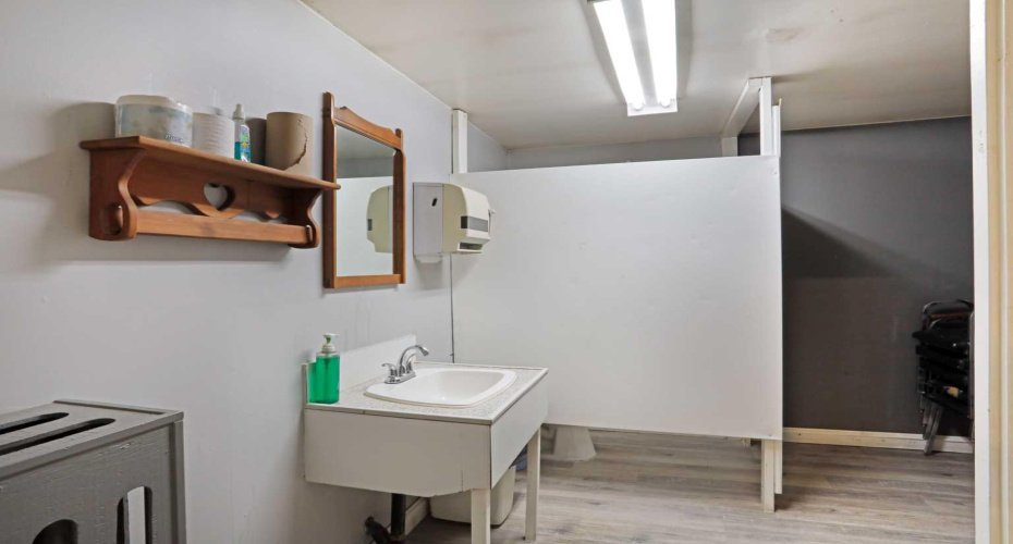 221 Centre Street, Tilley, Alberta T0J 3K0, ,Commercial,For Sale,TILLEY HOTEL,Centre,A2157445