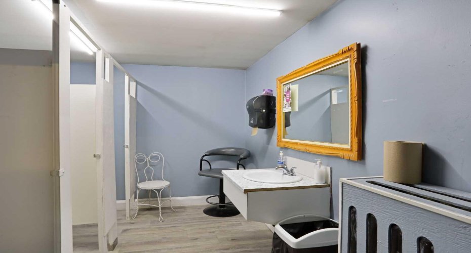 221 Centre Street, Tilley, Alberta T0J 3K0, ,Commercial,For Sale,TILLEY HOTEL,Centre,A2157445