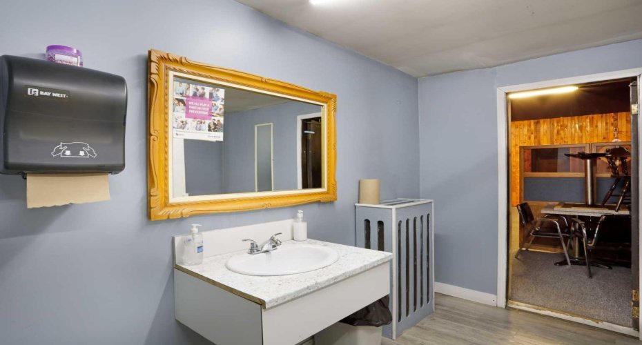 221 Centre Street, Tilley, Alberta T0J 3K0, ,Commercial,For Sale,TILLEY HOTEL,Centre,A2157445