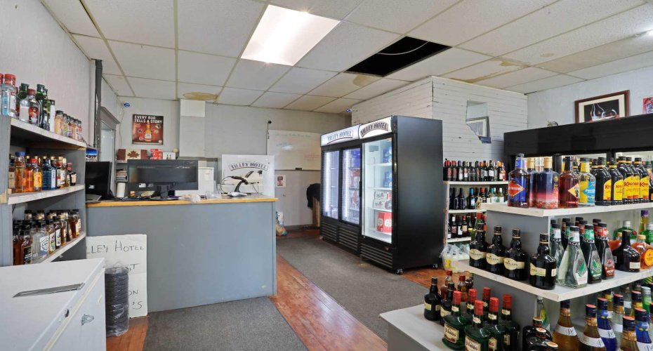 221 Centre Street, Tilley, Alberta T0J 3K0, ,Commercial,For Sale,TILLEY HOTEL,Centre,A2157445