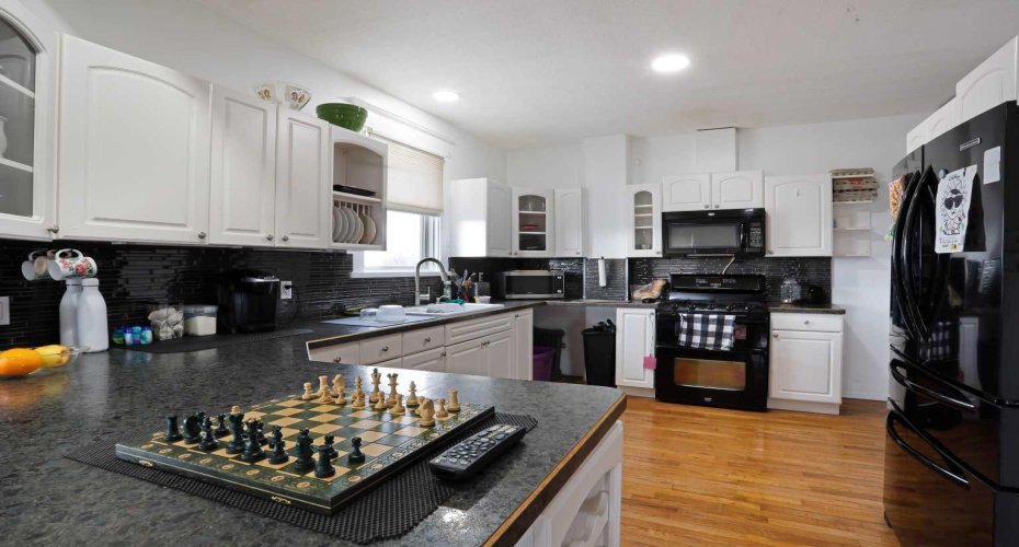 221 Centre Street, Tilley, Alberta T0J 3K0, ,Commercial,For Sale,TILLEY HOTEL,Centre,A2157445