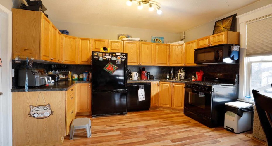 221 Centre Street, Tilley, Alberta T0J 3K0, ,Commercial,For Sale,TILLEY HOTEL,Centre,A2157445