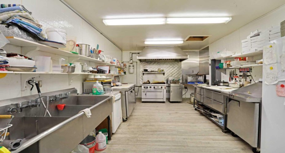 221 Centre Street, Tilley, Alberta T0J 3K0, ,Commercial,For Sale,TILLEY HOTEL,Centre,A2157445