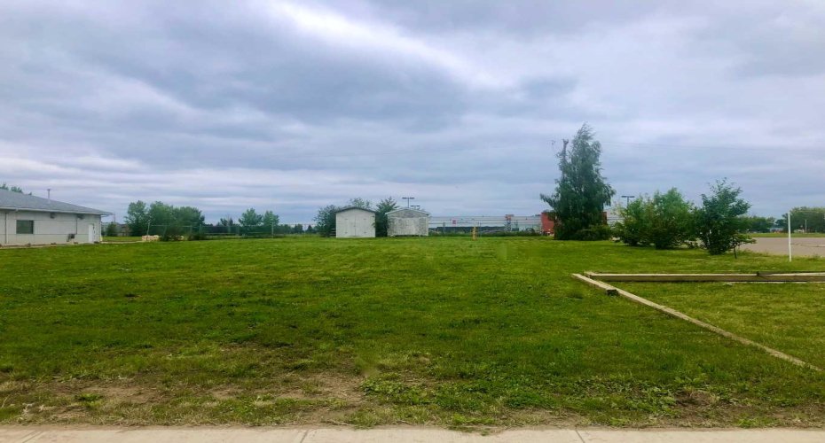 9804 Rainbow Boulevard, High Level, Alberta T0H 1Z0, ,Commercial,For Sale,Rainbow,A2159326