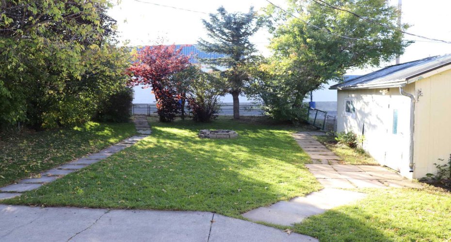 5021 6 Avenue, Edson, Alberta T7E 1E7, 2 Bedrooms Bedrooms, ,1 BathroomBathrooms,Residential,For Sale,6 Avenue,A2160335