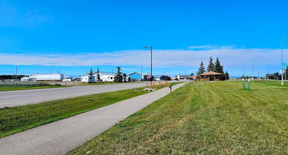 716 Main Avenue, Sundre, Alberta T0M 1X0, ,Land,For Sale,Main,A2160129