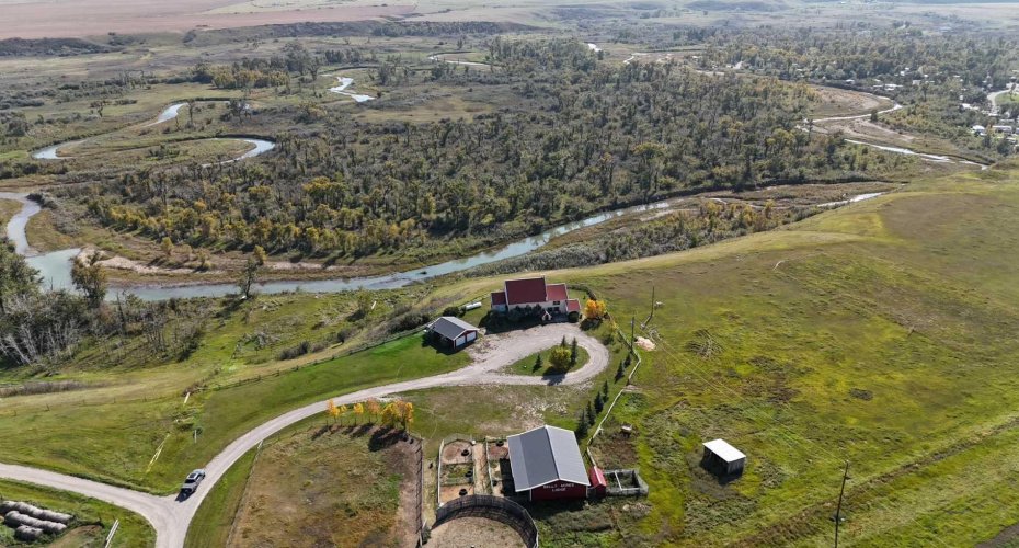 270002 AB 505 Highway, Glenwood, Alberta T0K 2R0, 4 Bedrooms Bedrooms, ,3 BathroomsBathrooms,Residential,For Sale,AB 505,A2164406