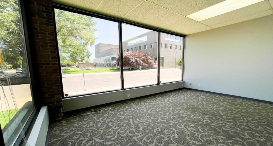 132 4 Avenue, Medicine Hat, Alberta T1A 8B5, ,Commercial,For Lease,4,A2170169