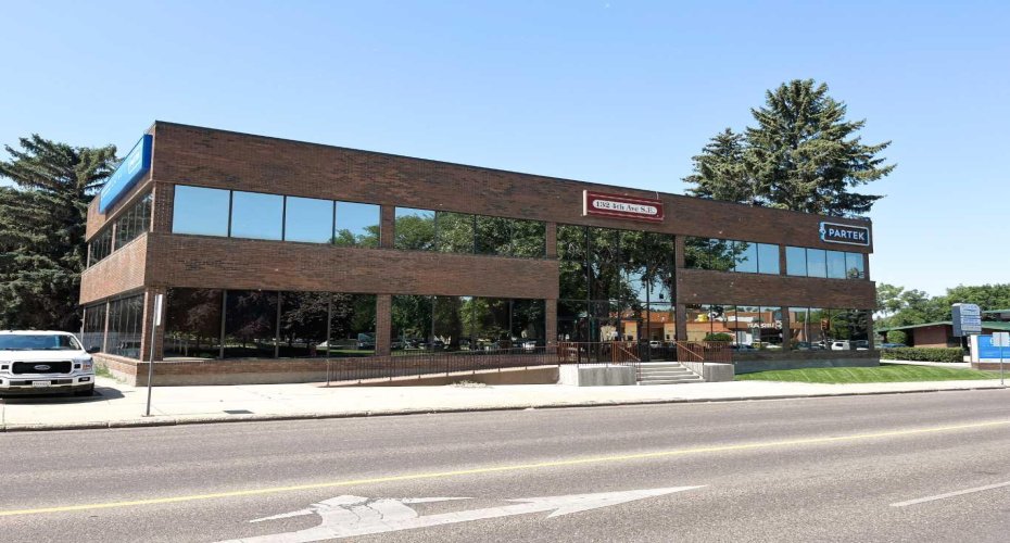 132 4 Avenue, Medicine Hat, Alberta T1A 8B5, ,Commercial,For Lease,4,A2170169