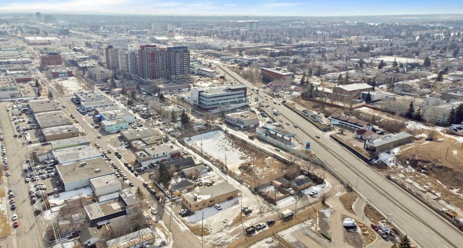 On the entire block there are 3 homes. The most North Corner is a bungalow owned by City of Calgary. (City owns 150' beside bungalow.  Currently we have 150' listed (A2153760). This lot. Then a wee house listed (MLS #A2167283).  Then the South Corner is Dog and Duck Pub.
