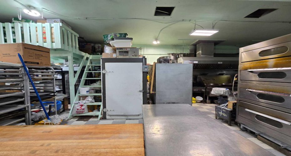 any bakery Avenue, Calgary, Alberta T2H 0A7, ,Commercial,For Lease,bakery,A2171158