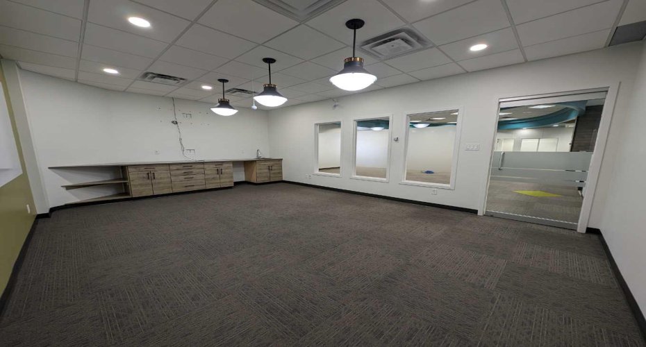 556 4 Street, Medicine Hat, Alberta T1A 0K8, ,Commercial,For Lease,4,A2171445