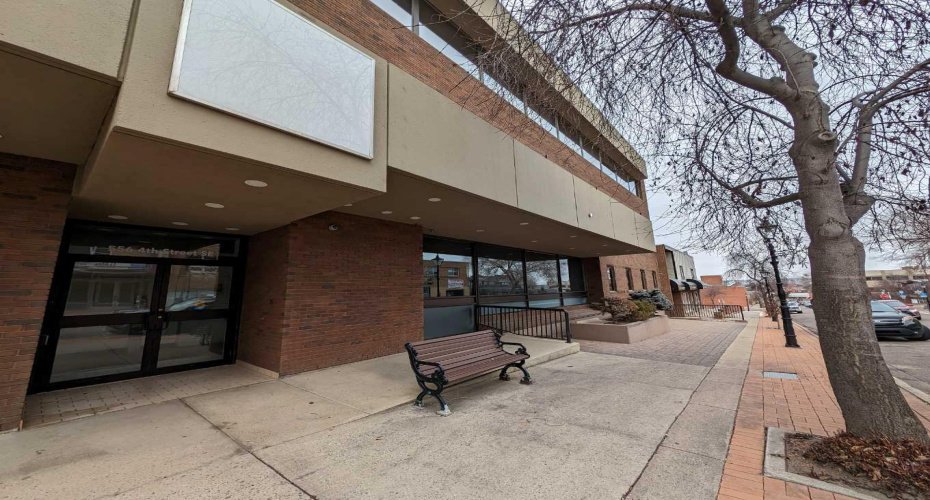 556 4 Street, Medicine Hat, Alberta T1A 0K8, ,Commercial,For Lease,4,A2171445