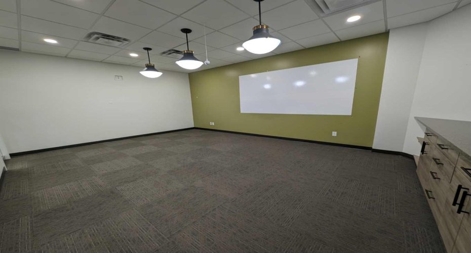 556 4 Street, Medicine Hat, Alberta T1A 0K8, ,Commercial,For Lease,4,A2171445