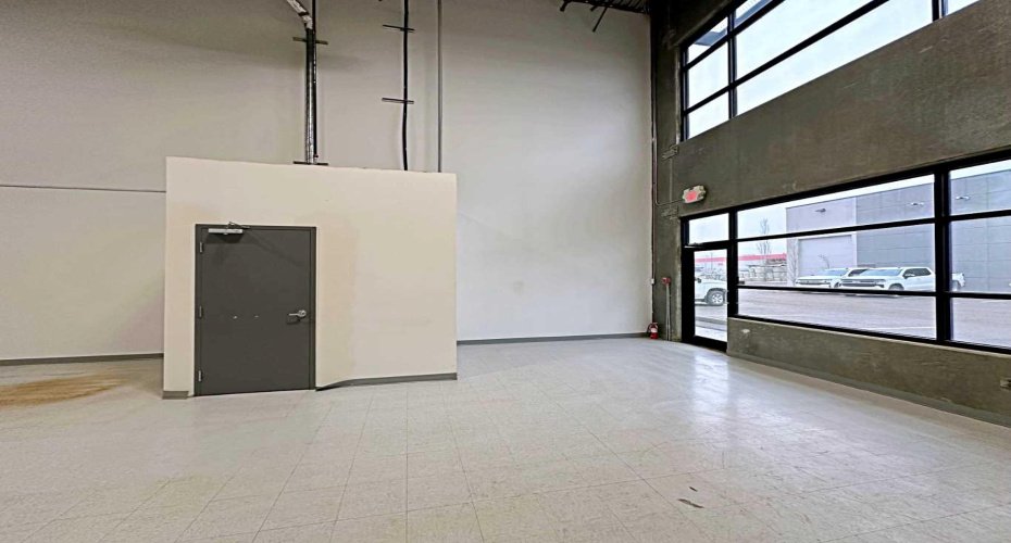 400 Mackenzie Boulevard, Fort McMurray, Alberta T9H 4C4, ,Commercial,For Lease,Mackenzie,A2095504