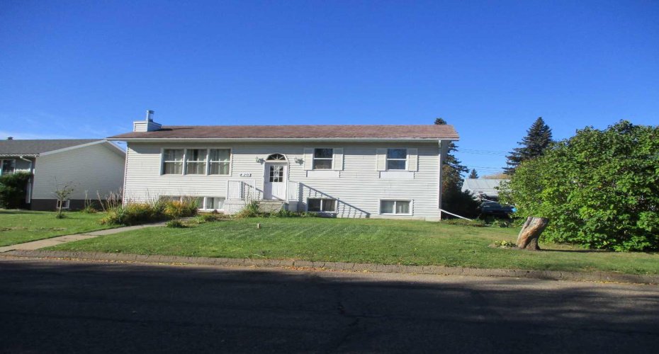 420 3rd Street, Manning, Alberta T0H 2M0, 6 Bedrooms Bedrooms, ,3 BathroomsBathrooms,Residential,For Sale,3rd,A2176021
