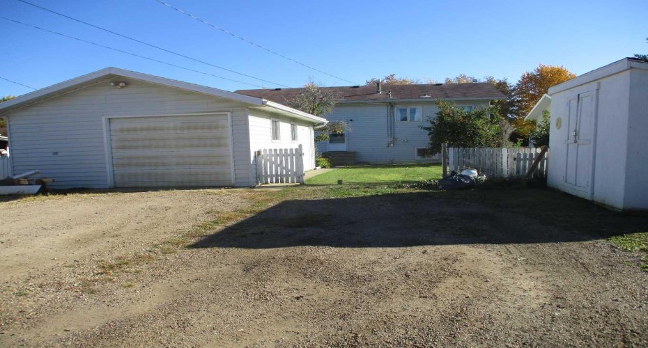 420 3rd Street, Manning, Alberta T0H 2M0, 6 Bedrooms Bedrooms, ,3 BathroomsBathrooms,Residential,For Sale,3rd,A2176021