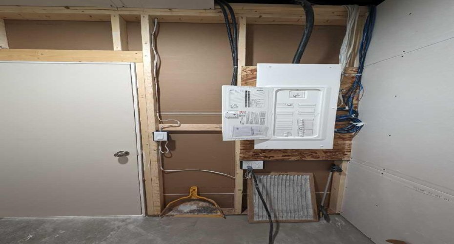 533 4 Street, Medicine Hat, Alberta T1A 0K7, ,Commercial,For Lease,4,A2177502