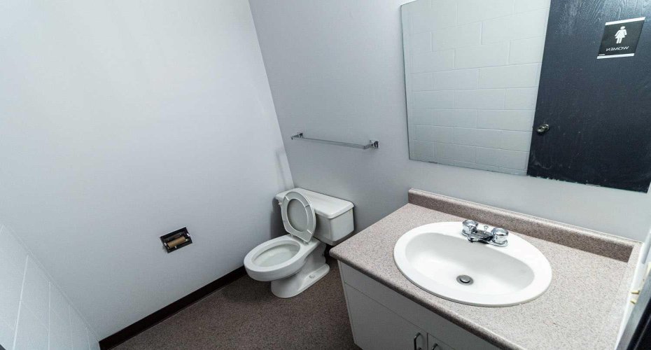 2182 39 Avenue, Calgary, Alberta T2E 6P7, ,Commercial,For Lease,Pilot Building,39,A2178275