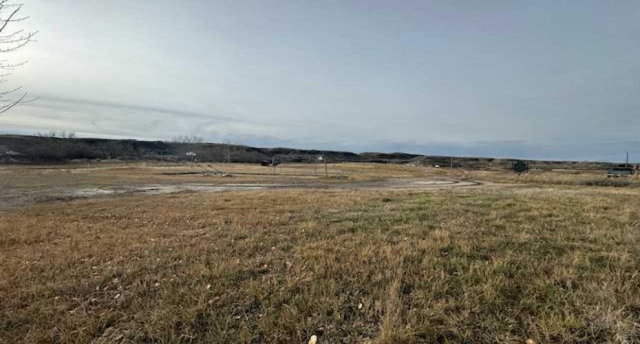 670 Center Street, Drumheller, Alberta T0J0Y9, ,Land,For Sale,Center,A2179461