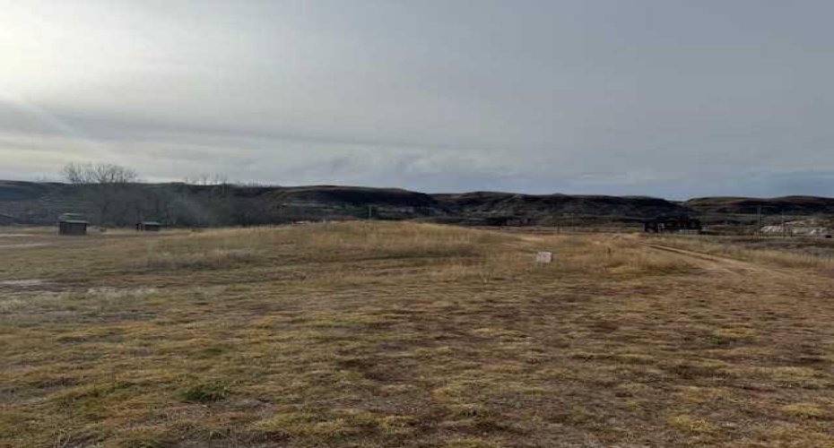 670 Center Street, Drumheller, Alberta T0J0Y9, ,Land,For Sale,Center,A2179461