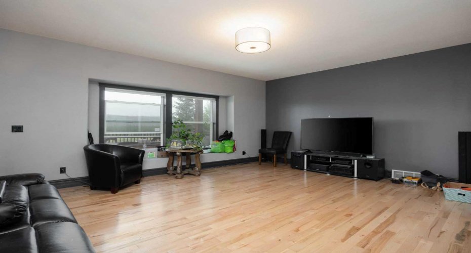 5627 Draper Road, Fort McMurray, Alberta T9H0K7, 7 Bedrooms Bedrooms, ,5 BathroomsBathrooms,Residential,For Sale,Draper,A2180430