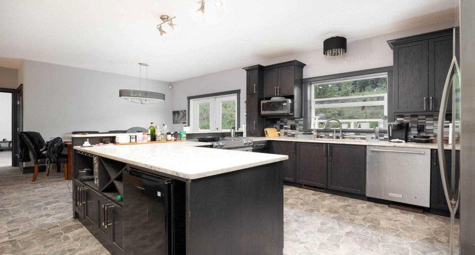 5627 Draper Road, Fort McMurray, Alberta T9H0K7, 7 Bedrooms Bedrooms, ,5 BathroomsBathrooms,Residential,For Sale,Draper,A2180430