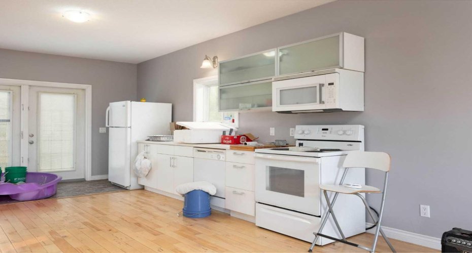 5627 Draper Road, Fort McMurray, Alberta T9H0K7, 7 Bedrooms Bedrooms, ,5 BathroomsBathrooms,Residential,For Sale,Draper,A2180430