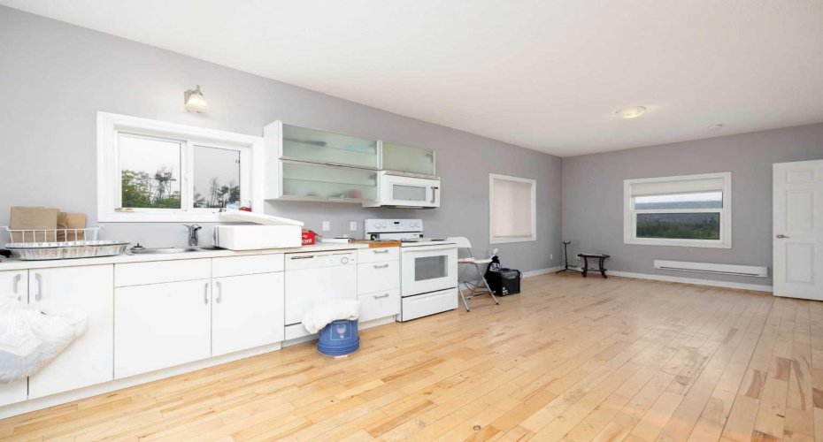 5627 Draper Road, Fort McMurray, Alberta T9H0K7, 7 Bedrooms Bedrooms, ,5 BathroomsBathrooms,Residential,For Sale,Draper,A2180430