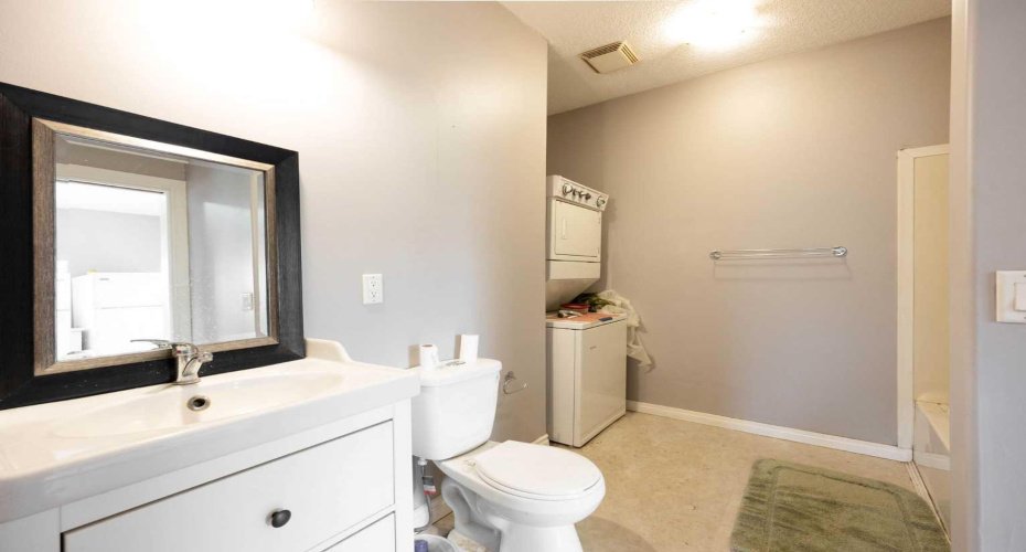 5627 Draper Road, Fort McMurray, Alberta T9H0K7, 7 Bedrooms Bedrooms, ,5 BathroomsBathrooms,Residential,For Sale,Draper,A2180430