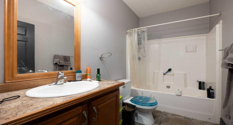 5627 Draper Road, Fort McMurray, Alberta T9H0K7, 7 Bedrooms Bedrooms, ,5 BathroomsBathrooms,Residential,For Sale,Draper,A2180430