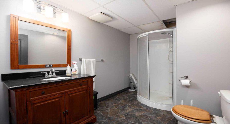 5627 Draper Road, Fort McMurray, Alberta T9H0K7, 7 Bedrooms Bedrooms, ,5 BathroomsBathrooms,Residential,For Sale,Draper,A2180430