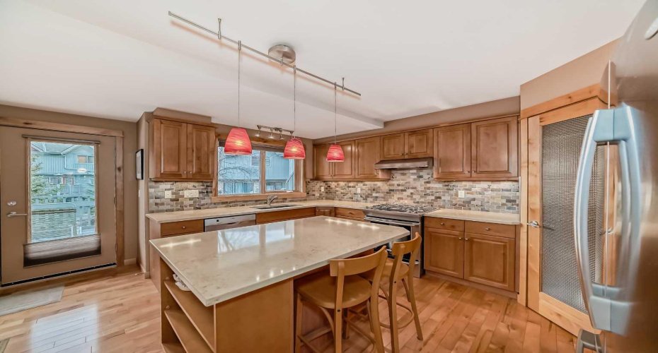 200 Prospect Heights, Canmore, Alberta T1W 3A3, 2 Bedrooms Bedrooms, ,3 BathroomsBathrooms,Residential,For Sale,Prospect,A2180999