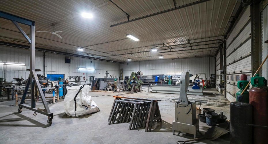 47017 21 Highway, Rural Camrose County, Alberta T4V 2M9, ,Commercial,For Sale,21,A2182582