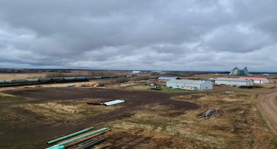 47017 21 Highway, Rural Camrose County, Alberta T4V 2M9, ,Commercial,For Sale,21,A2182582