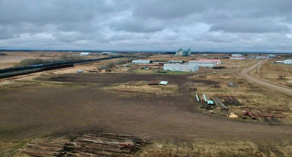 47017 21 Highway, Rural Camrose County, Alberta T4V 2M9, ,Commercial,For Sale,21,A2182582