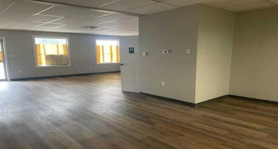 106 Broadway Avenue, Redcliff, Alberta T0J 2P0, ,Commercial,For Sale,Broadway,A2184196