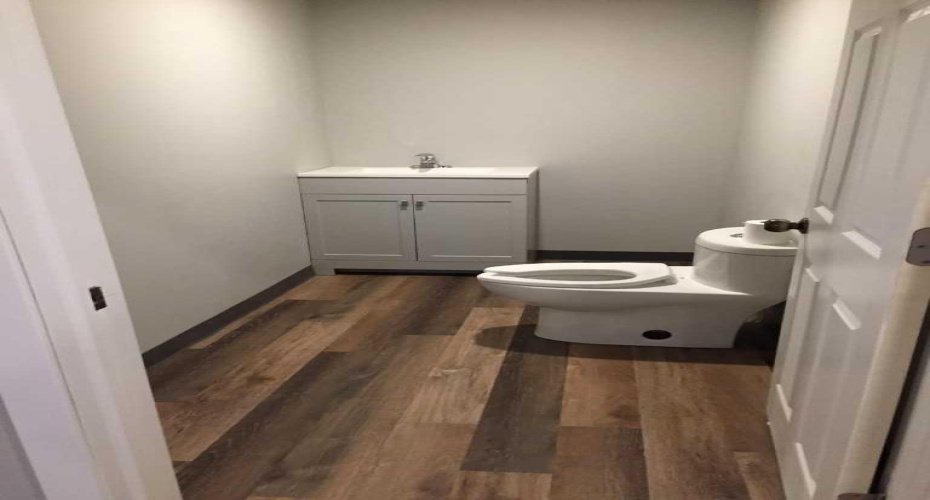 106 Broadway Avenue, Redcliff, Alberta T0J 2P0, ,Commercial,For Sale,Broadway,A2184196