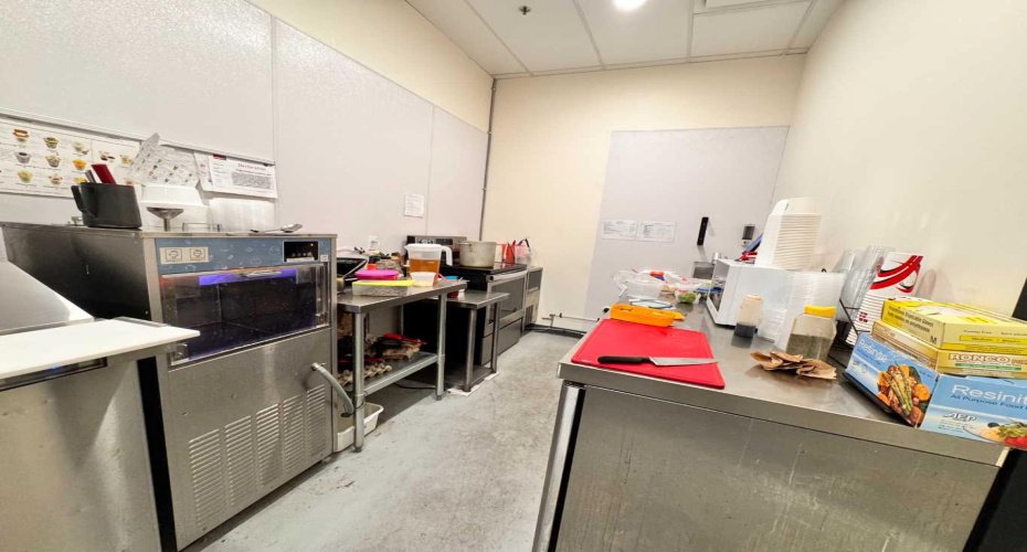 999 36 Street, Calgary, Alberta T2A 2Z5, ,Commercial,For Lease,36,A2184709